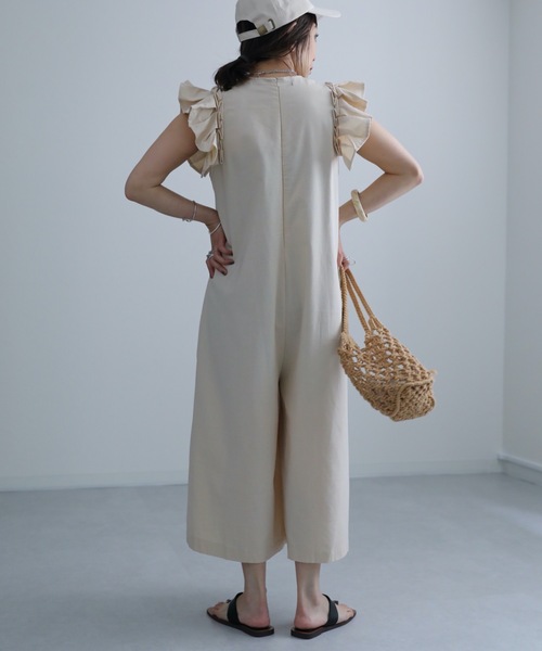 ap retro（アプレトロ）の「フリルショルダーオールインワン【ZOZO限定アイテム】（サロペット/オーバーオール・レディース・アイボリー/ブラック・FREE）」の9枚目の写真