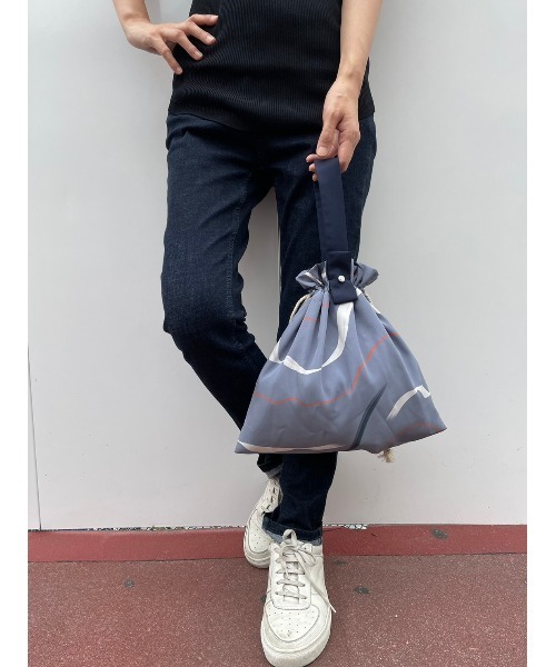 BEARDSLEY(ビアズリー)の「波柄バッグ(トートバッグ・レディース・ブラウン/ブルー・FREE)」の1枚目の写真