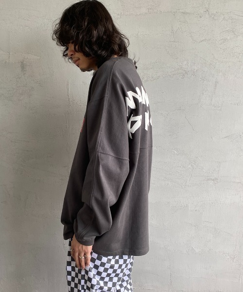 Manhattan Portage（マンハッタンポーテージ）の「[MANHATTAN PORTAGE/マンハッタンポーテージ] 別注 バックプリントロングスリーブTシャツ（Tシャツ/カットソー・レディース・チャコール/アイボリー/グレー・S/M/L/XL）」の15枚目の写真