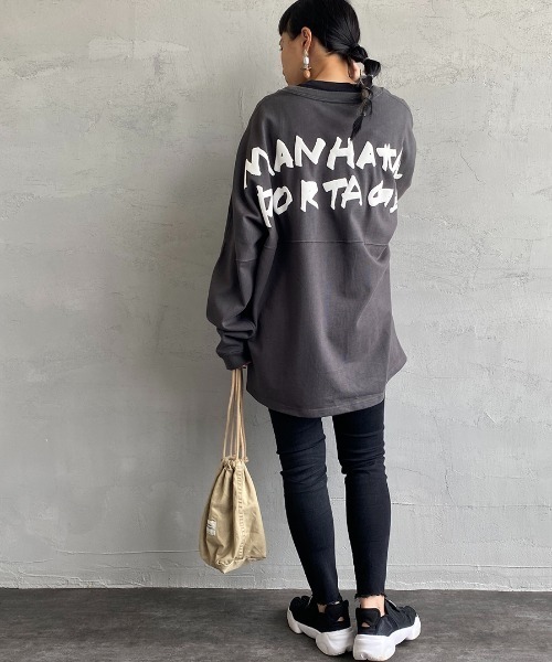 Manhattan Portage（マンハッタンポーテージ）の「[MANHATTAN PORTAGE/マンハッタンポーテージ] 別注 バックプリントロングスリーブTシャツ（Tシャツ/カットソー・レディース・チャコール/アイボリー/グレー・S/M/L/XL）」の8枚目の写真