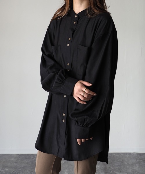 Riberry（リベリー）の「ダブルボタンサテンオーバーシャツ（シャツ/ブラウス・レディース・ブラック/ベージュ/カーキ/オフホワイト・MEDIUM）」の17枚目の写真