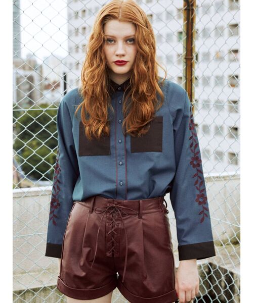 jouetie（ジュエティ）の「バイカラーパイピングフラワーシャツ（シャツ/ブラウス・レディース・パープル/オフホワイト/ブルー・MEDIUM）」の12枚目の写真