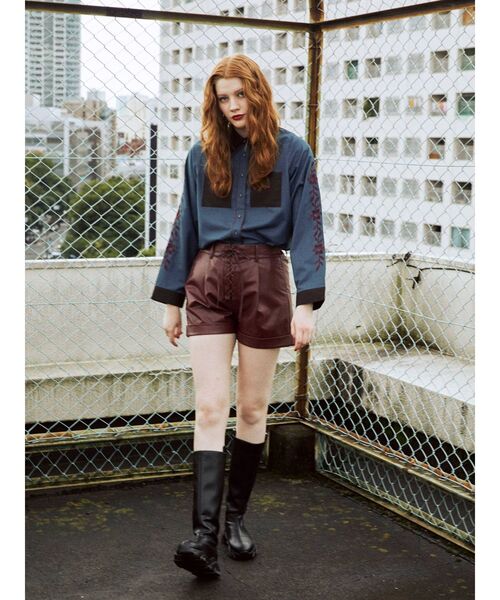 jouetie（ジュエティ）の「バイカラーパイピングフラワーシャツ（シャツ/ブラウス・レディース・パープル/オフホワイト/ブルー・MEDIUM）」の14枚目の写真