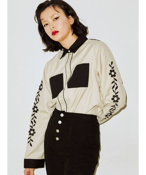 jouetie（ジュエティ）の「バイカラーパイピングフラワーシャツ（シャツ/ブラウス・レディース・パープル/オフホワイト/ブルー・MEDIUM）」の18枚目の写真