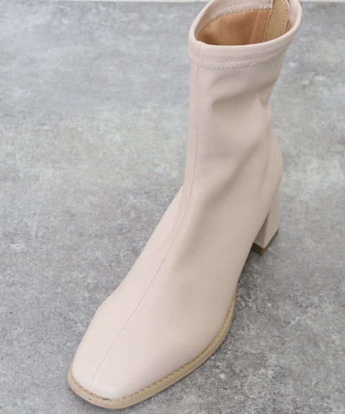 archives(アルシーヴ)の「ストレッチショートブーツ(ブーツ・レディース・ブラック/ブラウン/アイボリー・MEDIUM/LARGE)」の8枚目の写真