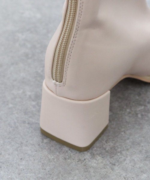 archives(アルシーヴ)の「ストレッチショートブーツ(ブーツ・レディース・ブラック/ブラウン/アイボリー・MEDIUM/LARGE)」の7枚目の写真