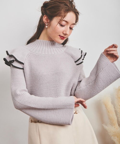 NOELA(ノエラ)の「ショルダーフリルニット(ニット/セーター・レディース・オフホワイト/ラベンダー/ベージュ・FREE)」の3枚目の写真