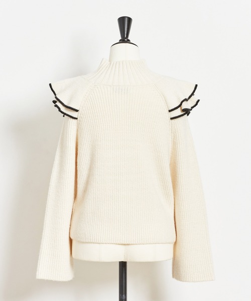 NOELA(ノエラ)の「ショルダーフリルニット(ニット/セーター・レディース・オフホワイト/ラベンダー/ベージュ・FREE)」の5枚目の写真