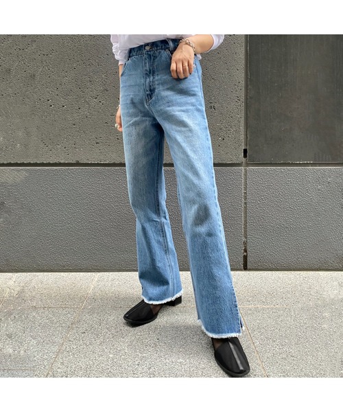 CPCM(シーピーシーエム)の「サイドスリット裾フリンジデニム(デニムパンツ・レディース・ブラック/インディゴブルー/ブルー・FREE)」の4枚目の写真