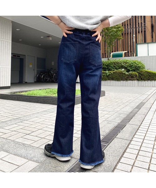 CPCM(シーピーシーエム)の「サイドスリット裾フリンジデニム(デニムパンツ・レディース・ブラック/インディゴブルー/ブルー・FREE)」の16枚目の写真