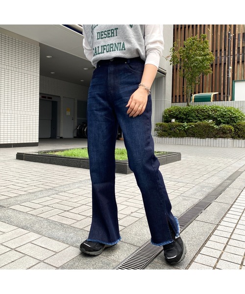 CPCM(シーピーシーエム)の「サイドスリット裾フリンジデニム(デニムパンツ・レディース・ブラック/インディゴブルー/ブルー・FREE)」の21枚目の写真