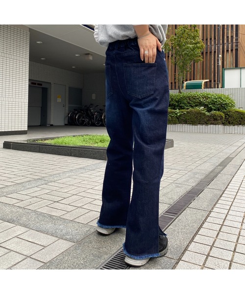 CPCM(シーピーシーエム)の「サイドスリット裾フリンジデニム(デニムパンツ・レディース・ブラック/インディゴブルー/ブルー・FREE)」の22枚目の写真