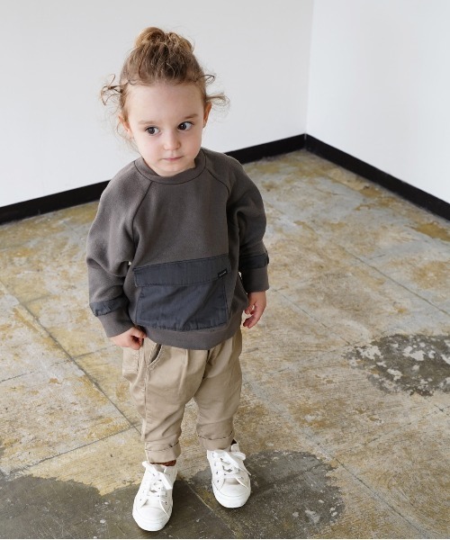 quoti use fith(クゥオティ ユース フィス)の「裏毛ポケット長袖スウェット(スウェット・キッズ・ホワイト/カーキ/チャコールグレー・80/90/100/110/120/130)」の8枚目の写真