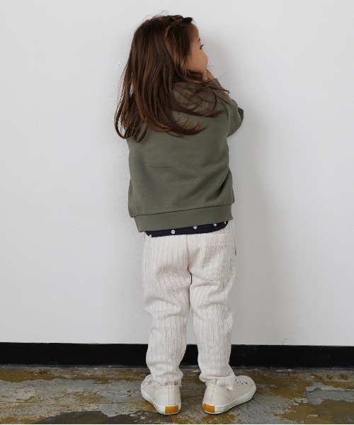quoti use fith(クゥオティ ユース フィス)の「裏毛ポケット長袖スウェット(スウェット・キッズ・ホワイト/カーキ/チャコールグレー・80/90/100/110/120/130)」の6枚目の写真
