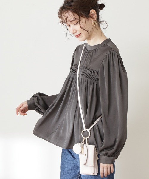 N.（N. Natural Beauty Basic）（エヌエヌナチュラルビューティーベーシック）の「◆ピンタックサテンブラウス（シャツ/ブラウス・レディース・チャコールグレー/ピンク/ナチュラル/イエロー・MEDIUM）」の2枚目の写真