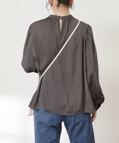 N.（N. Natural Beauty Basic）（エヌエヌナチュラルビューティーベーシック）の「◆ピンタックサテンブラウス（シャツ/ブラウス・レディース・チャコールグレー/ピンク/ナチュラル/イエロー・MEDIUM）」の7枚目の写真