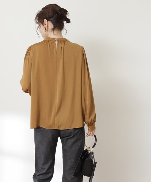 N.（N. Natural Beauty Basic）（エヌエヌナチュラルビューティーベーシック）の「◆ピンタックサテンブラウス（シャツ/ブラウス・レディース・チャコールグレー/ピンク/ナチュラル/イエロー・MEDIUM）」の11枚目の写真