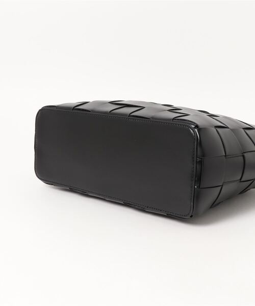 & chouette（アンドシュエット）の「編み込みトート（M)（トートバッグ・レディース・ブラック/ベージュ/オフホワイト/グレイッシュベージュ・FREE）」の10枚目の写真