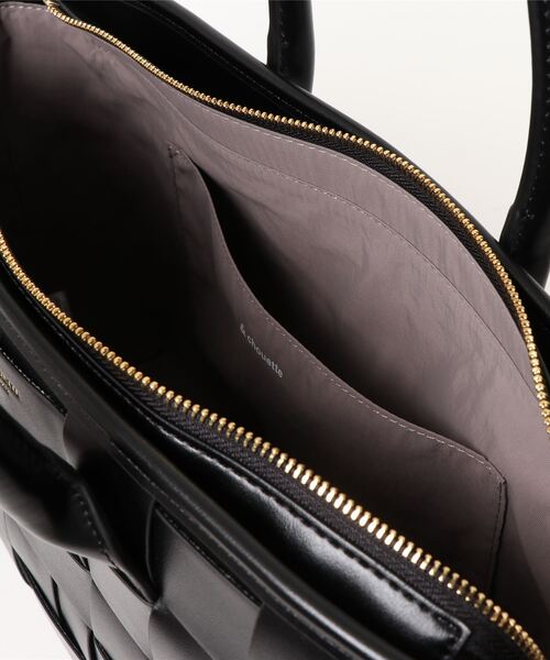 & chouette（アンドシュエット）の「編み込みトート（M)（トートバッグ・レディース・ブラック/ベージュ/オフホワイト/グレイッシュベージュ・FREE）」の5枚目の写真