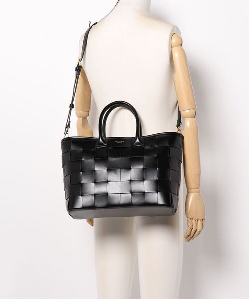 & chouette（アンドシュエット）の「編み込みトート（M)（トートバッグ・レディース・ブラック/ベージュ/オフホワイト/グレイッシュベージュ・FREE）」の6枚目の写真