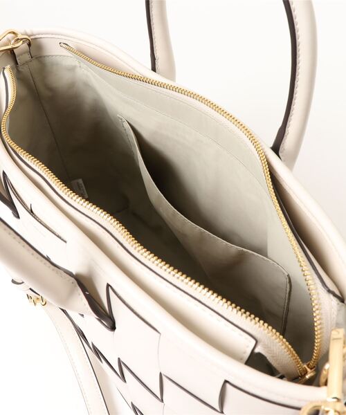 & chouette（アンドシュエット）の「編み込みトート（M)（トートバッグ・レディース・ブラック/ベージュ/オフホワイト/グレイッシュベージュ・FREE）」の9枚目の写真
