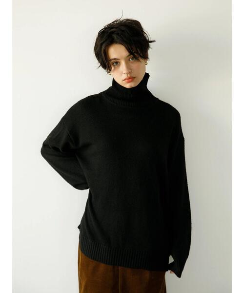 koe（コエ）の「天竺編みタートルネックニット*（ニット/セーター・レディース・ライトベージュ/カーキ/グリーン/ブラック/ブラウン/マスタード・L/S/M）」の8枚目の写真