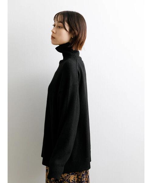 koe（コエ）の「天竺編みタートルネックニット*（ニット/セーター・レディース・ライトベージュ/カーキ/グリーン/ブラック/ブラウン/マスタード・L/S/M）」の18枚目の写真