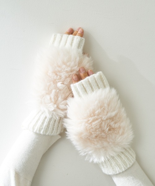 PAPILLONNER（パピヨネ）の「【PAPILLONNER/パピヨネ】スマホが使えるエコファー指ぬき手袋（手袋・レディース・ホワイト/ブラウン・FREE）」の3枚目の写真