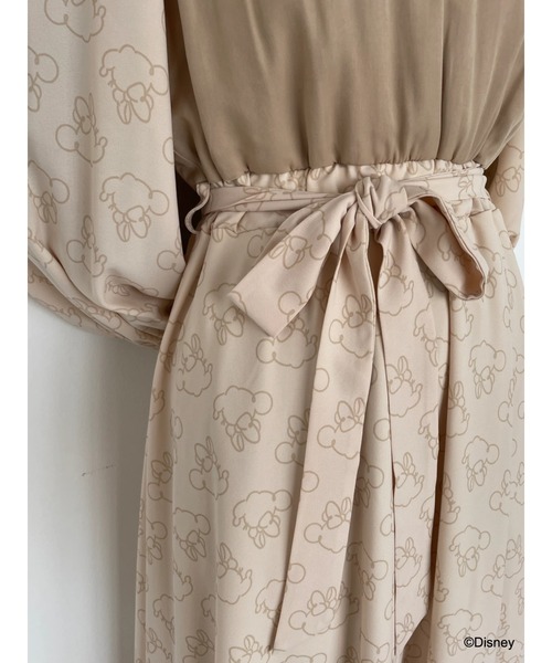 Disney（ディズニー）の「ミニー/スタンドカラーワンピース（ワンピース・レディース・ベージュ・FREE）」の7枚目の写真