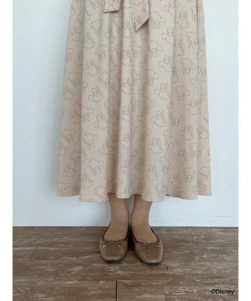 Disney（ディズニー）の「ミニー/スタンドカラーワンピース（ワンピース・レディース・ベージュ・FREE）」の3枚目の写真