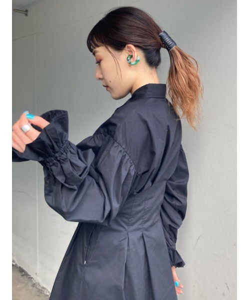 SLY（スライ）の「OVAL BIG EAR CUFF オーバルビッグ イヤーカフ（イヤーカフ・レディース・ブラウン/グリーン・FREE）」の3枚目の写真