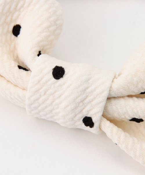 Ray BEAMS(レイビームス)の「Ray BEAMS / ドット ヘアバンド(ヘアバンド・レディース・ホワイト/ネイビー・ONE SIZE)」の3枚目の写真