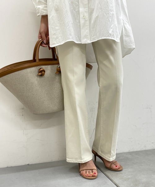 Healthy D ヘルシーデニム デニムパンツ Loungedress ラウンジドレス のデニムパンツ Loungedress ラウンジドレス の ファッション セミフレアデニム デニムパンツ Healthy D ヘルシーデニム Lotus