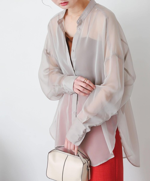 SENSE OF PLACE by URBAN RESEARCH(センスオブプレイスバイアーバンリサーチ)の「シアーシャンブレールーズシャツ(シャツ/ブラウス・レディース・グリーン/ブルー/ベージュ/ブラック/オフホワイト/ブラウン・ONE)」の5枚目の写真