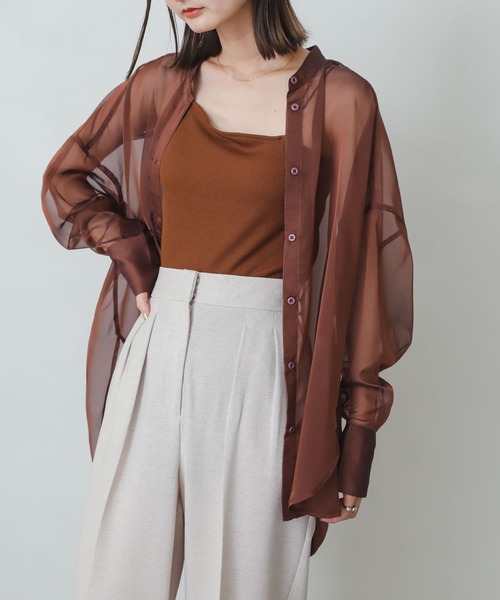 SENSE OF PLACE by URBAN RESEARCH(センスオブプレイスバイアーバンリサーチ)の「シアーシャンブレールーズシャツ(シャツ/ブラウス・レディース・グリーン/ブルー/ベージュ/ブラック/オフホワイト/ブラウン・ONE)」の4枚目の写真