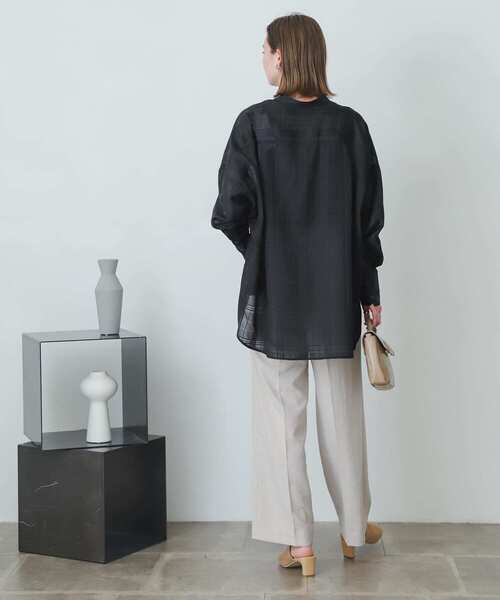 SENSE OF PLACE by URBAN RESEARCH(センスオブプレイスバイアーバンリサーチ)の「シアーシャンブレールーズシャツ(シャツ/ブラウス・レディース・グリーン/ブルー/ベージュ/ブラック/オフホワイト/ブラウン・ONE)」の8枚目の写真