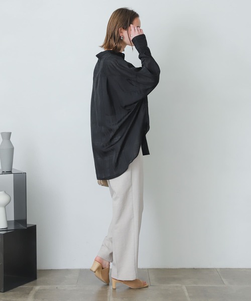 SENSE OF PLACE by URBAN RESEARCH(センスオブプレイスバイアーバンリサーチ)の「シアーシャンブレールーズシャツ(シャツ/ブラウス・レディース・グリーン/ブルー/ベージュ/ブラック/オフホワイト/ブラウン・ONE)」の18枚目の写真