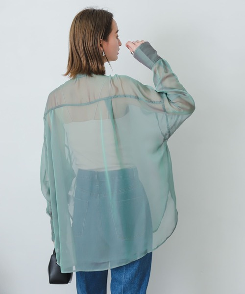 SENSE OF PLACE by URBAN RESEARCH(センスオブプレイスバイアーバンリサーチ)の「シアーシャンブレールーズシャツ(シャツ/ブラウス・レディース・グリーン/ブルー/ベージュ/ブラック/オフホワイト/ブラウン・ONE)」の11枚目の写真