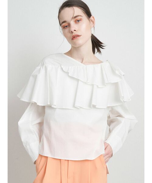 ELENDEEK（エレンディーク）の「ラッフルタックレイヤードブラウス（シャツ/ブラウス・レディース・ブラック/ベージュ/オフホワイト・FREE）」の2枚目の写真