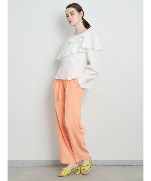 ELENDEEK（エレンディーク）の「ラッフルタックレイヤードブラウス（シャツ/ブラウス・レディース・ブラック/ベージュ/オフホワイト・FREE）」の5枚目の写真