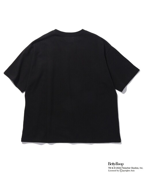 FREAK'S STORE(フリークスストア)の「WEB限定 BETTY BOOP/ベティーブープ 別注 ビッグシルエット フロントプリント クルーネックTシャツ(Tシャツ/カットソー・メンズ・ブラック/ホワイト/グレー・LARGE/SMALL/MEDIUM)」の4枚目の写真