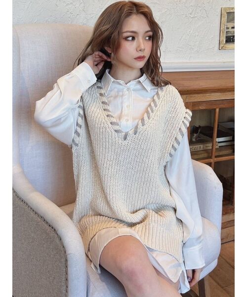 RESEXXY（リゼクシー）の「トリミングデザインシャツチュニック（ベスト・レディース・ブラック/グリーン/アイボリー・FREE）」の9枚目の写真