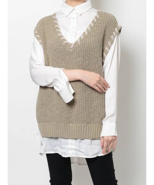 RESEXXY（リゼクシー）の「トリミングデザインシャツチュニック（ベスト・レディース・ブラック/グリーン/アイボリー・FREE）」の19枚目の写真