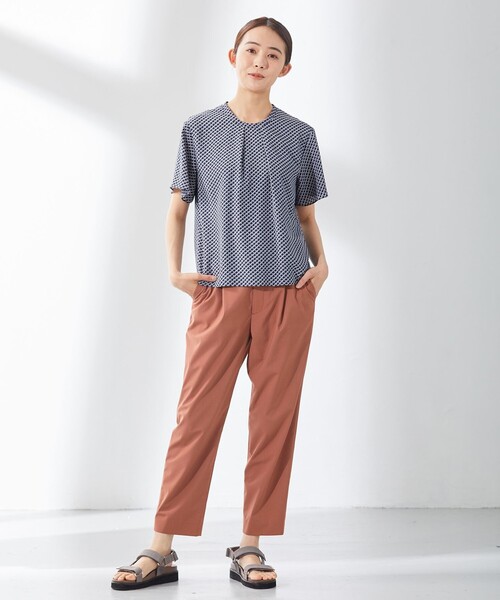J.PRESS(ジェイプレス)の「【洗える】マイクロタイプライターストレッチ テーパード パンツ(その他パンツ・レディース・ベージュ系/ネイビー系/スモーキーグリーン系/オレンジ系・T17/T15/T13)」の11枚目の写真