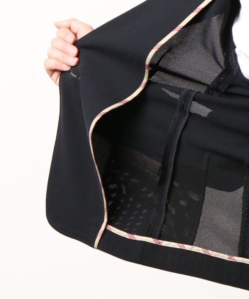 allureville(アルアバイル)の「レノクロステーラーコンパクトジャケット(テーラードジャケット・レディース・ネイビー/オフホワイト・1/2)」の4枚目の写真