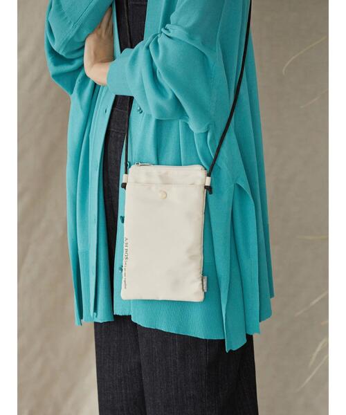 AMERICAN HOLIC(アメリカンホリック)の「コードストラップミニサコッシュ(ショルダーバッグ・レディース・アイボリー/ブラック/オレンジ/グリーン・FREE)」の13枚目の写真