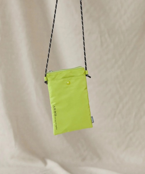 AMERICAN HOLIC(アメリカンホリック)の「コードストラップミニサコッシュ(ショルダーバッグ・レディース・アイボリー/ブラック/オレンジ/グリーン・FREE)」の11枚目の写真