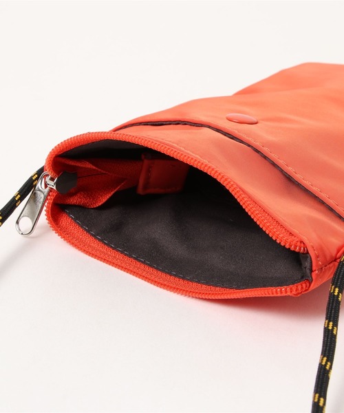 AMERICAN HOLIC(アメリカンホリック)の「コードストラップミニサコッシュ(ショルダーバッグ・レディース・アイボリー/ブラック/オレンジ/グリーン・FREE)」の9枚目の写真