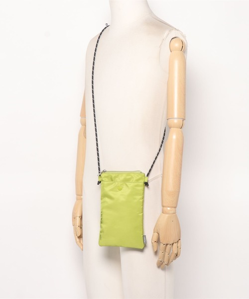AMERICAN HOLIC(アメリカンホリック)の「コードストラップミニサコッシュ(ショルダーバッグ・レディース・アイボリー/ブラック/オレンジ/グリーン・FREE)」の6枚目の写真