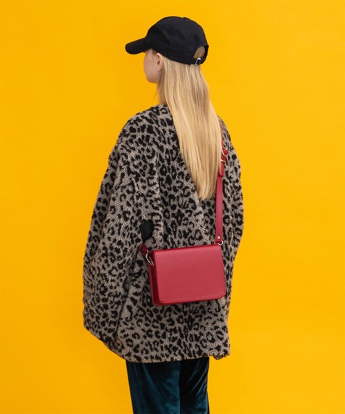 UNDERCROSS（アンダークロス）の「【UNDERCROSS 】スクエアボックスクロスバッグ ミニ（ショルダーバッグ・レディース・ブラック/イエロー/グリーン/バーガンディー・FREE）」の4枚目の写真